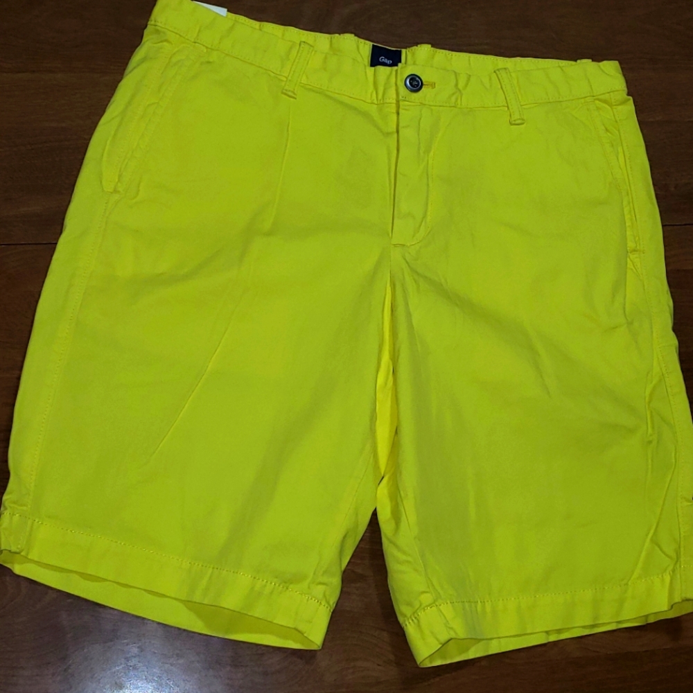 Gap Men Yellow Short Size 33